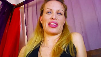 Voluptuous Milf With Golden Locks
