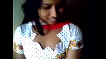 Tamil Babe Flaunting Her Massive Tits