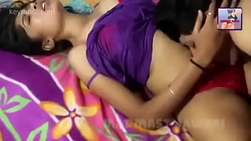Hot Desi Babe With Curves To Die For