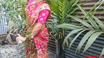 Sultry Bengali Bhabhi Gets Ravaged By Devar In Red Saree – Outdoor Fuck Fest