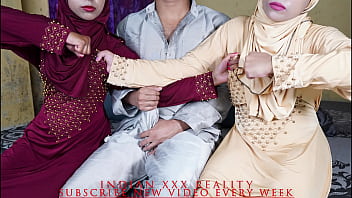 Indian Muslim Woman’s Intimate Encounter In Hindi